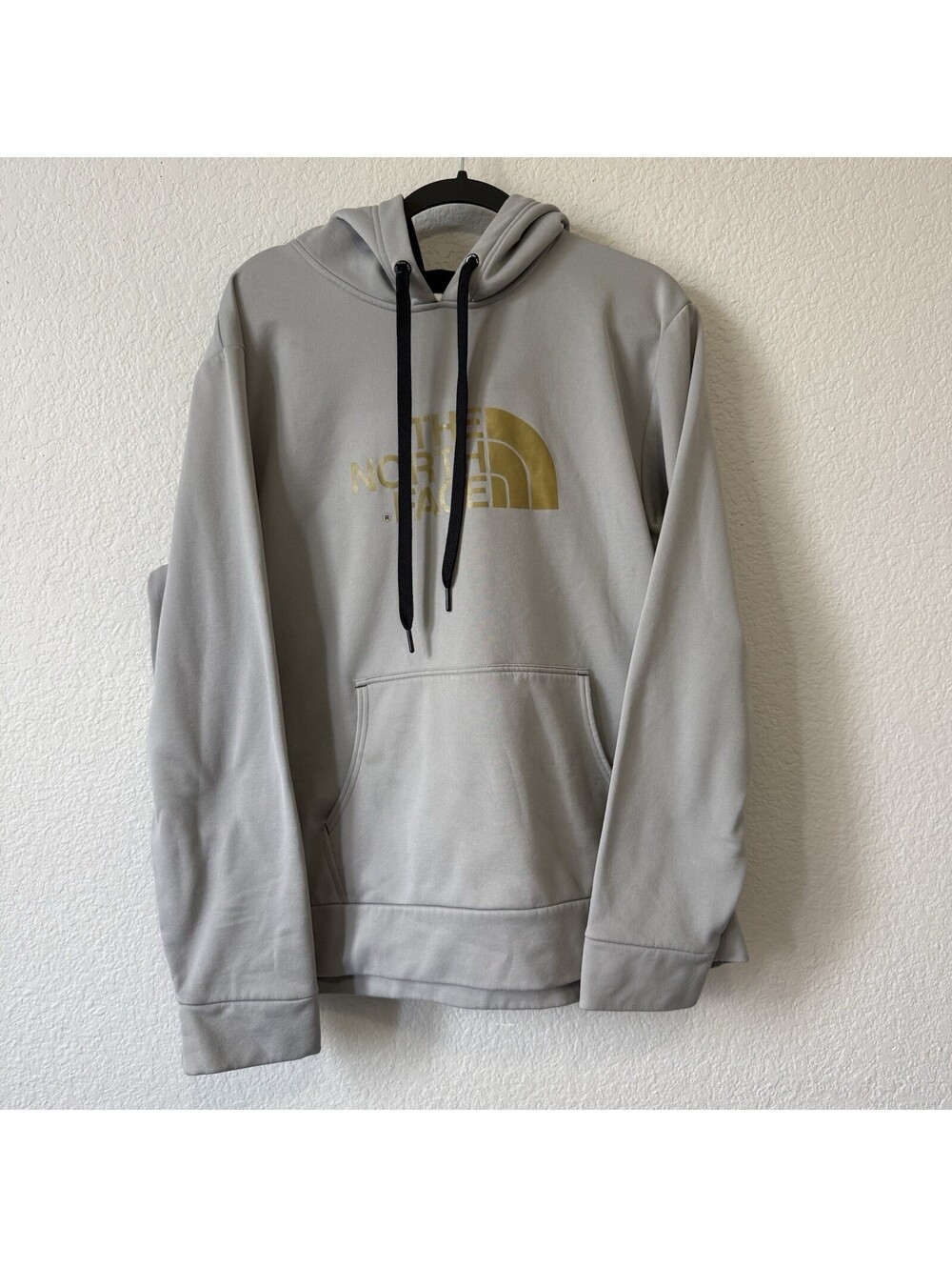 The North Face Men’s XL Gray Gold Logo Fleece Pullover Hoodie Sweatshirt